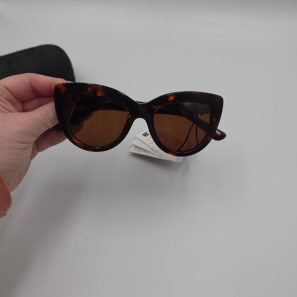 & Other Stories Oversized Cat Eye Sunglasses in Brown Tortoiseshell main image 10